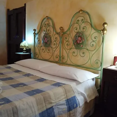 Old Garden Bed & Breakfast Cosenza