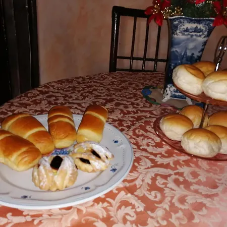Old Garden Bed & Breakfast Cosenza