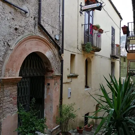 Old Garden Bed & Breakfast 3*